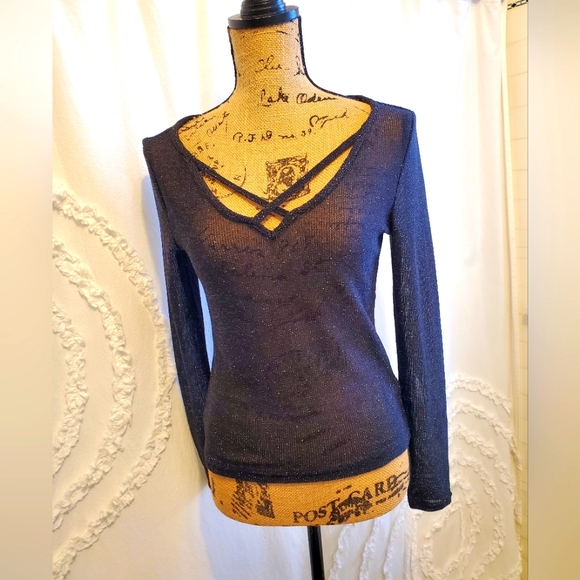 DIVIDED Sexy Shirt - Picture 1 of 6